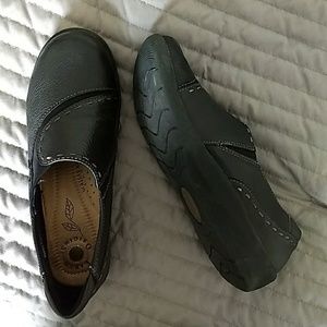 Earth Origins black slip on shoes. Size 9